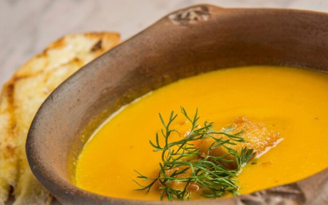 Los Corales Beach Front E101