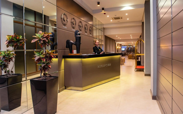 City Avenue Hotel