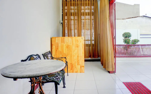 Hotel O Krakatau Near Universitas Muhammadiya Sumatra Utara ( UMSU )