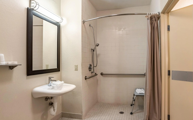 Red Roof Inn PLUS+ Tempe - Phoenix Airport