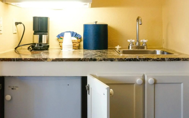 Gaslamp Plaza Suites