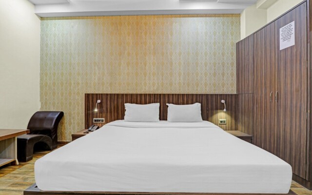 OYO 6844 Hotel Sam Inn