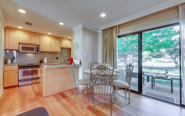 Serene Napa Retreat w/ Pool Access & Patio!