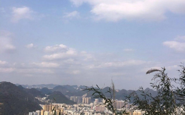 Shuangjiang Holiday Hotel