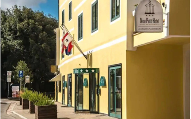 New Petit Hotel