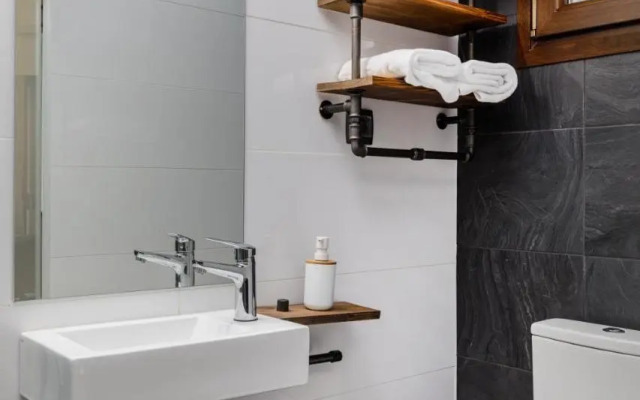 Stylish and Modern Studio - Miltos
