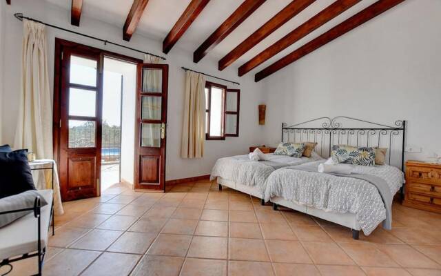 Villa - 4 Bedrooms with Pool - 107803