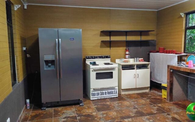 Perla verde hostel y tours en la zona