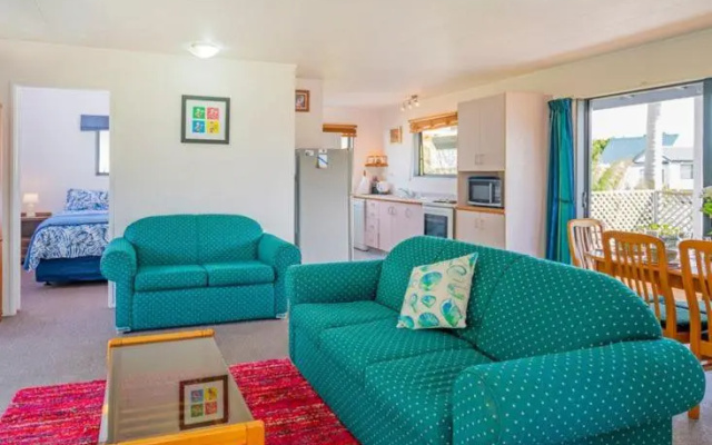 Hosts on the Coast Endeavor Cottage – Guest Rooms – Whitianga