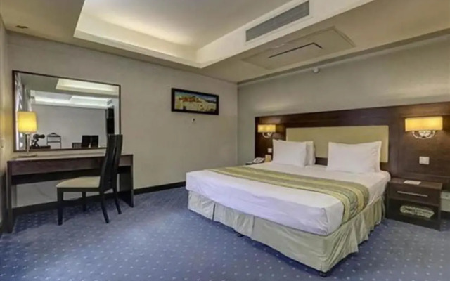 Parsian Evin Hotel