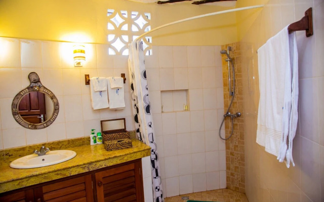 Villakwetu Cottages Diani Beach