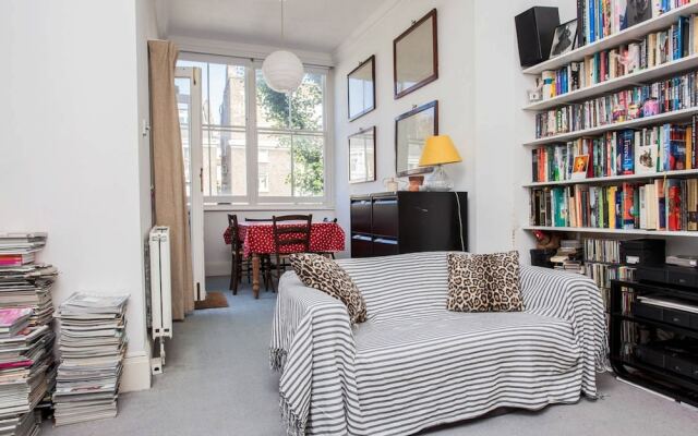 Beautiful and Light Chelsea 1 Bed Apartment