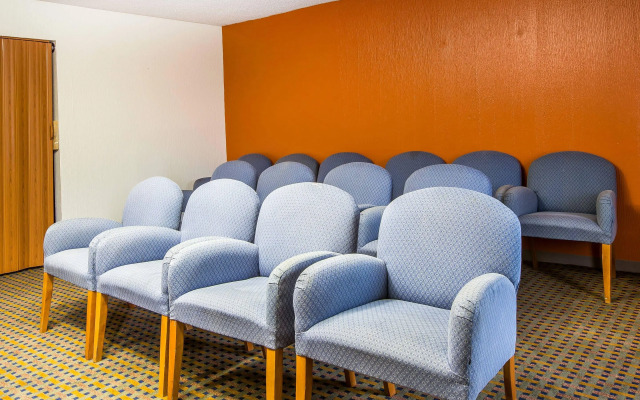 Rodeway Inn & Suites Carrollton