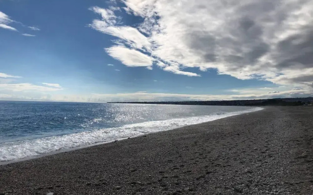 Lovely 2-bed Apartment in Giardini Naxos