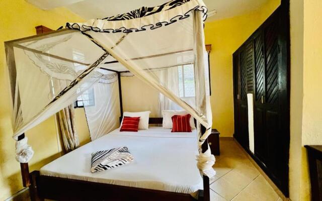 Lovely 5-bed Room House With a Swimming Pool