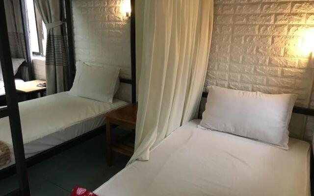 Bonjour Hostel