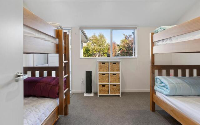 Stunner on Stanley - Wharewaka Holiday Home
