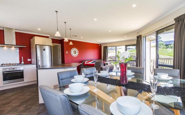 Kowhai Heights - Ohakune Holiday Home