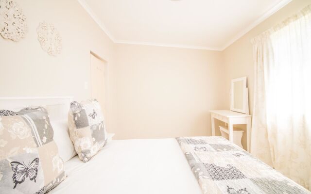 Little Rose Guesthouse & Self-Catering