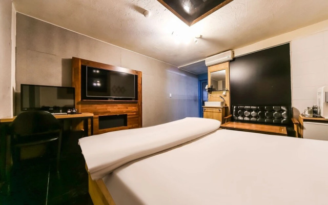 Gyeongsan Evian Hotel (EVIAN HOTEL)