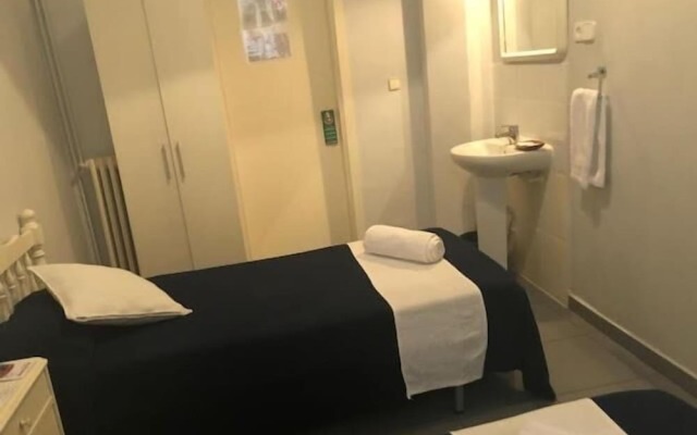 Hostal Parisien