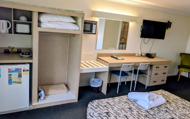 Hampton Villa Motel – Guest Rooms – Rockhampton
