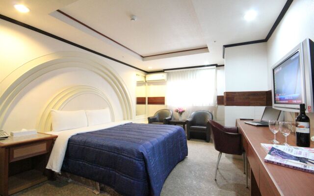 Good Friend Business Hotel