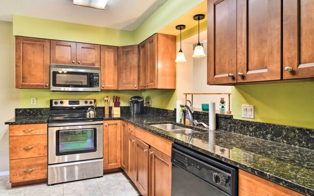 Snowbird Sanctuary w/ Covered Patio in Bradenton
