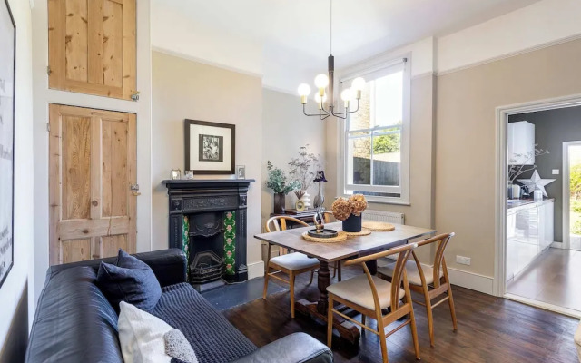 Tooting's Charming Victorian Garden Hideaway
