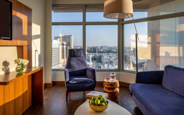 Novotel Jeddah Tahlia Street 