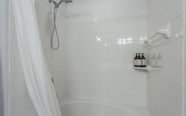 1BR2BR Downtown Austin byWanderjaunt