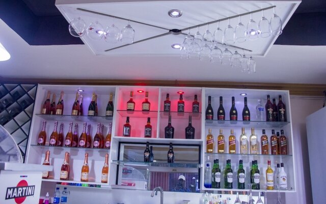 Kaft Hotels and Lounge