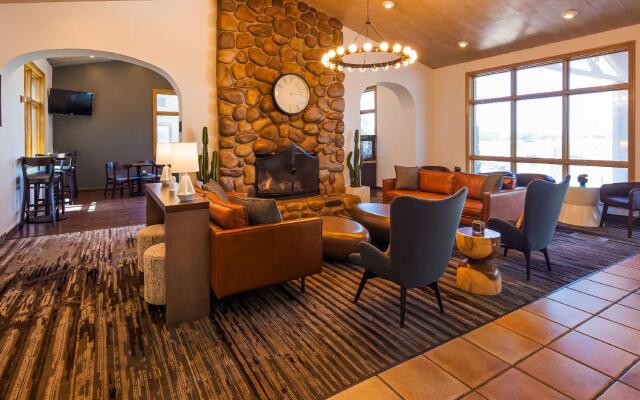 Best Western Plus Cottontree Inn