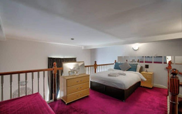 Karah Suites Wilton Place