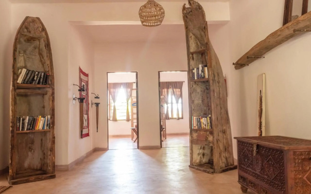 Raha Lodge