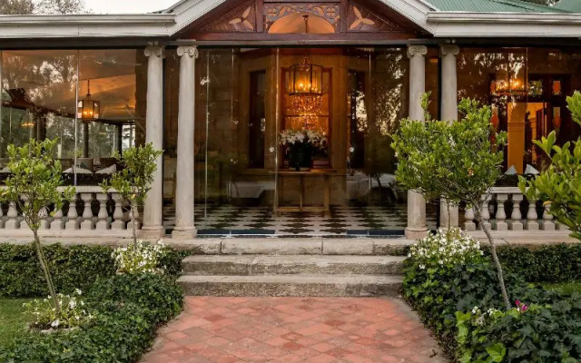 Hartford House