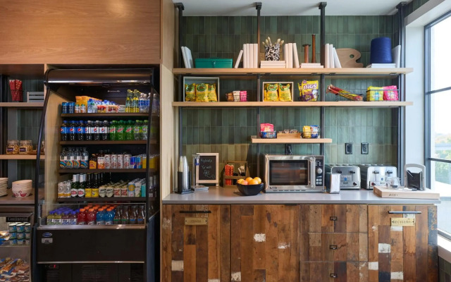 Moxy Charleston Downtown