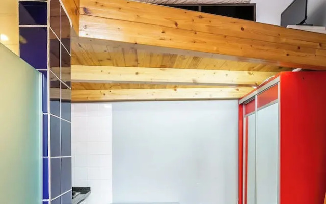 Real01 · Tiny Little Home in the City Centre