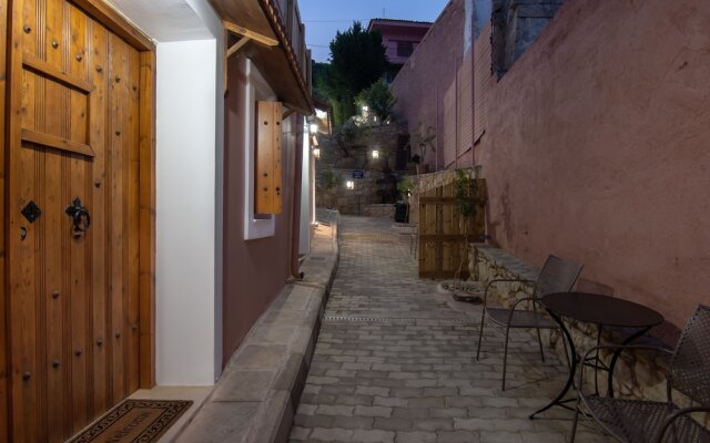 Petronikolis Traditional House