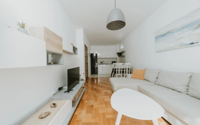 Spacious Modern New 48 m2 flat + free parking