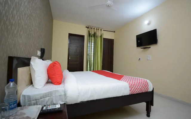 OYO 37658 King Palace