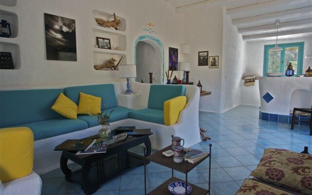 Charming Mediterranean House Surrounded by a Natural Oasis