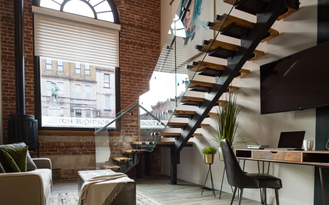 48 King West Boutique Hotel