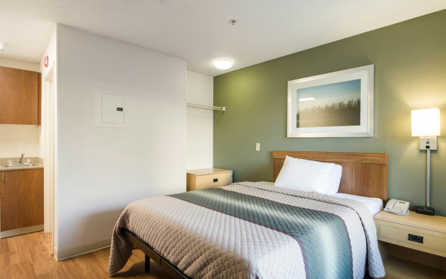 HomeTowne Studios by Red Roof Denver - Thornton