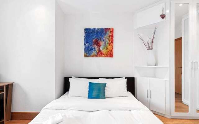Modern 2bed Penthouse With Balcony in Old Street