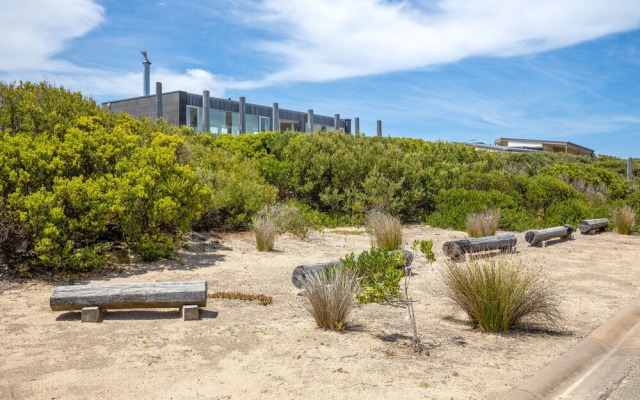 Pole House Beach Retreat Ocean Views