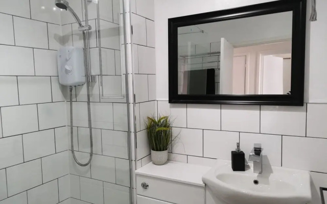 Beautiful 2-bed Seaview Apartment in Plymouth