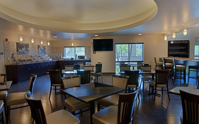 Best Western Plus Miami Airport North Hotel & Suites