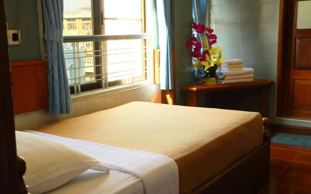 Royal City Hotel