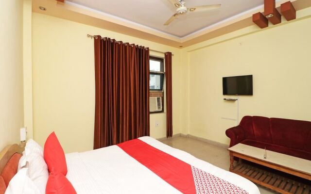 OYO 12775 Bharat Plaza